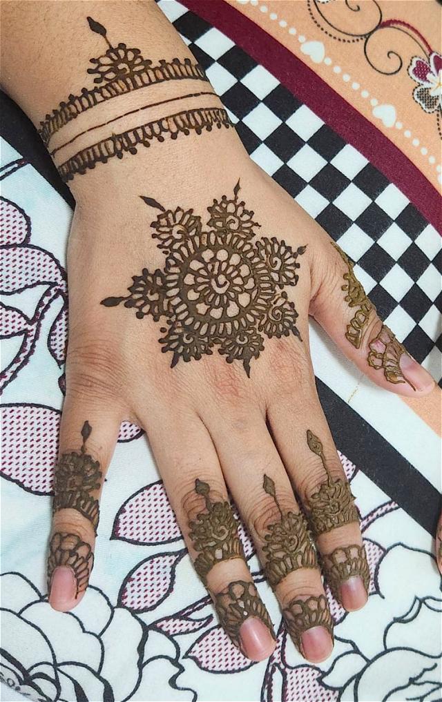 Henna Designs by Henna Artists